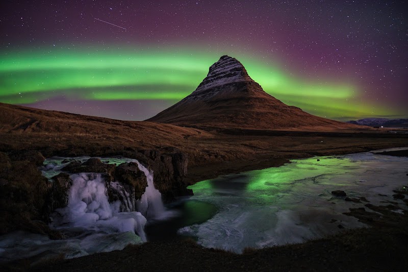 Kirkjufell et Kirkjufellsfoss – WMGQ+FFJ, 351 Grundarfjörður, Islande (photo 2)