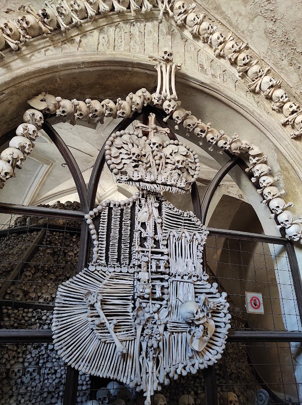 Kutná Hora : ossuaire de Sedlec et cathédrale Sainte-Barbe – Kutná Hora, Zámecká 279, 284 03 Kutná Hora (photo 1)