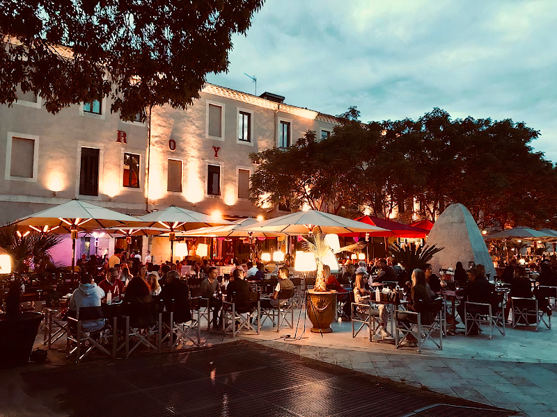 La Bodeguita – 1 place d'Assas, 30000 Nîmes, France (photo 3)