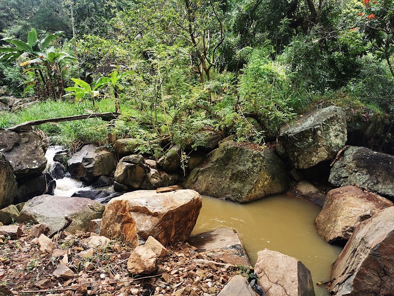 La cascade de Kuda Ravana – Ella, Sri Lanka (photo 3)