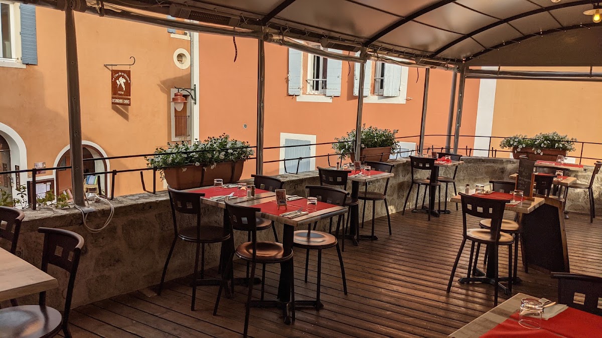 La Grappe de Raisin – Rue de la Poste, 84220 Roussillon (photo 1)