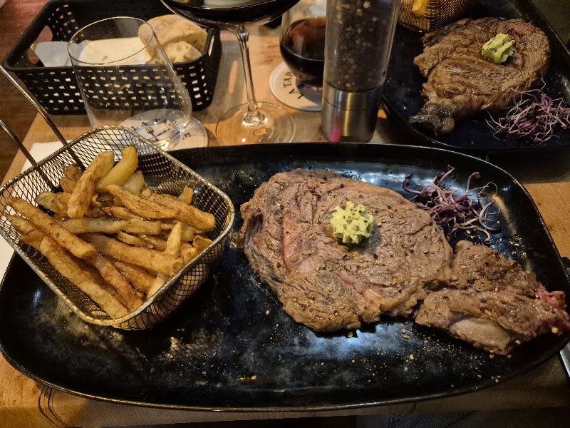 La Table d'Ezra – 5 Rue des Consuls, 24200 Sarlat-la-Canéda, France (photo 3)