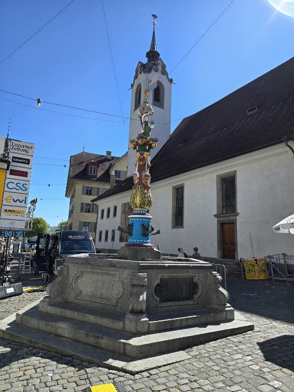 La vieille ville de Lucerne – Kornmarkt, 6004 Lucerne (photo 2)