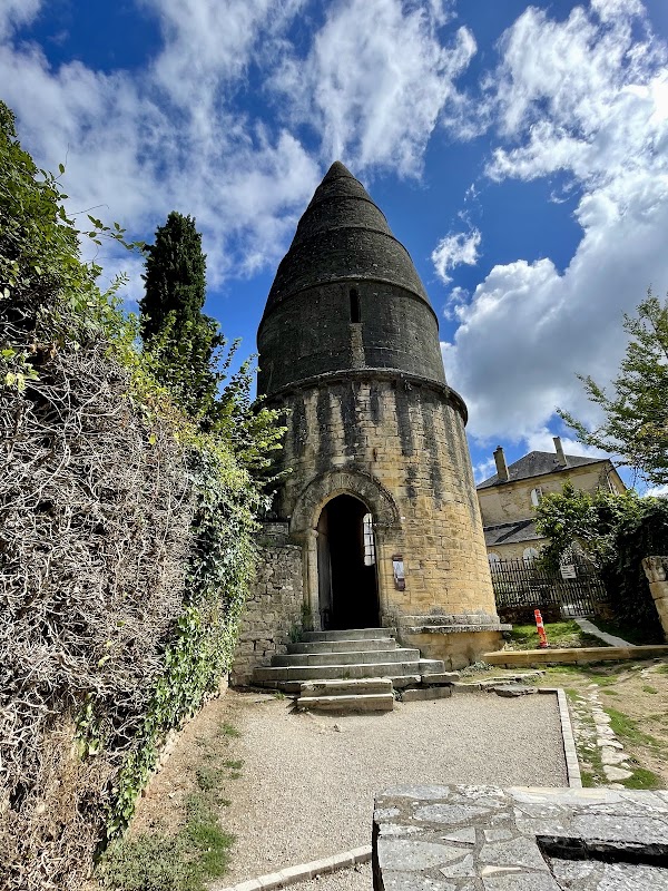 Lanterne des morts de Sarlat – 24200 Sarlat-la-Canéda, France (photo 1)