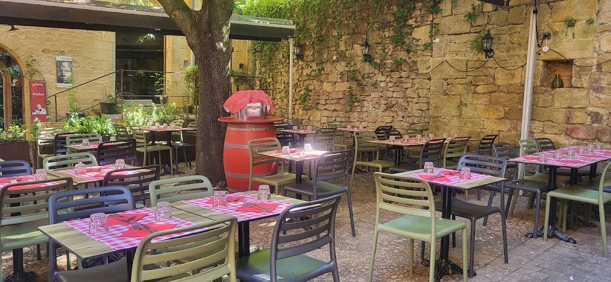 L'Assiette Sarladaise – 4 Rue du Présidial, 24200 Sarlat-la-Canéda, France (photo 1)
