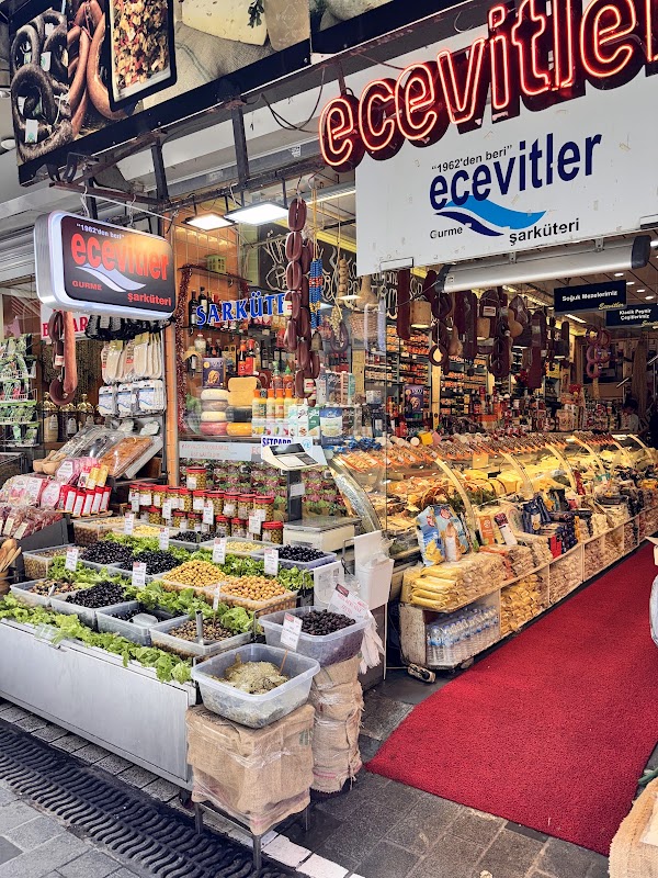 Le ferry et le marché de Kadıköy – Caferağa, Kadıköy, Istanbul (photo 1)