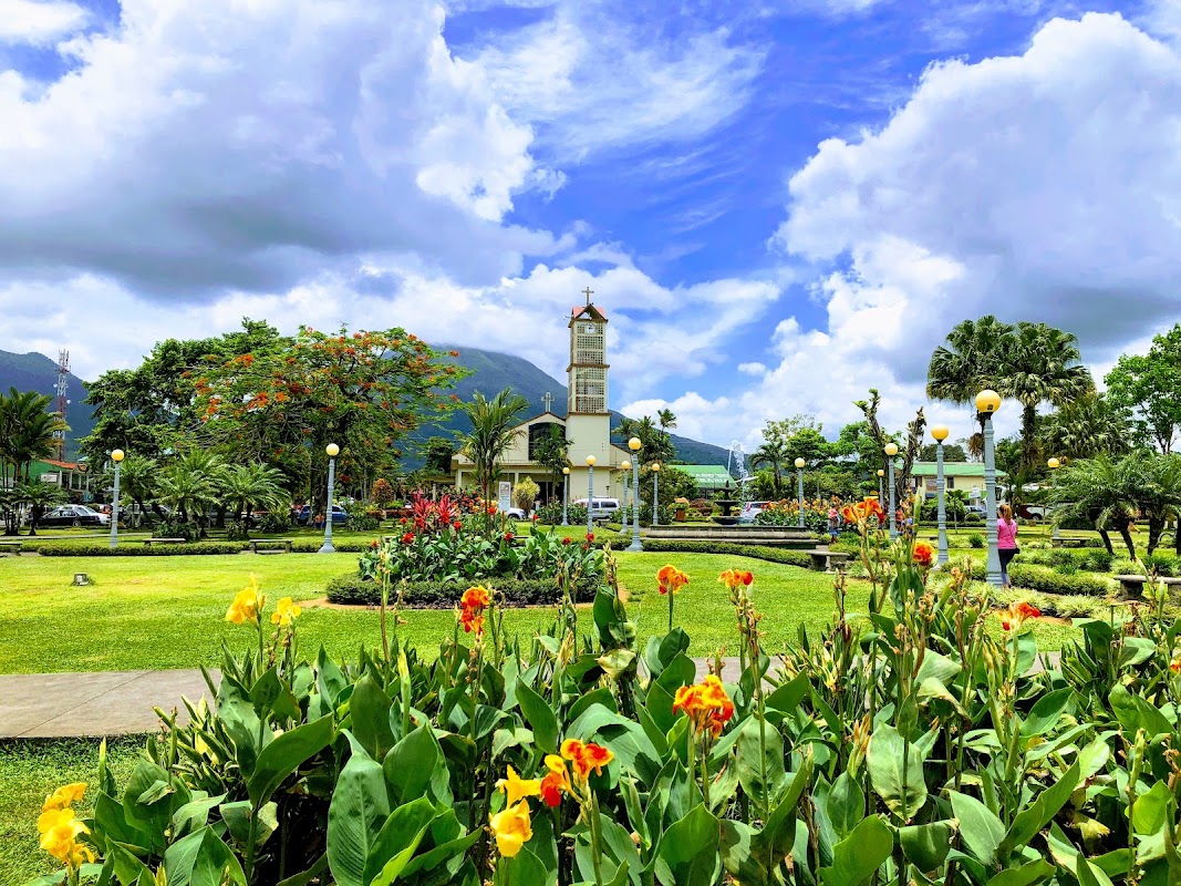 Le parc central de La Fortuna – Parque de La Fortuna, La Fortuna, Alajuela (photo 1)