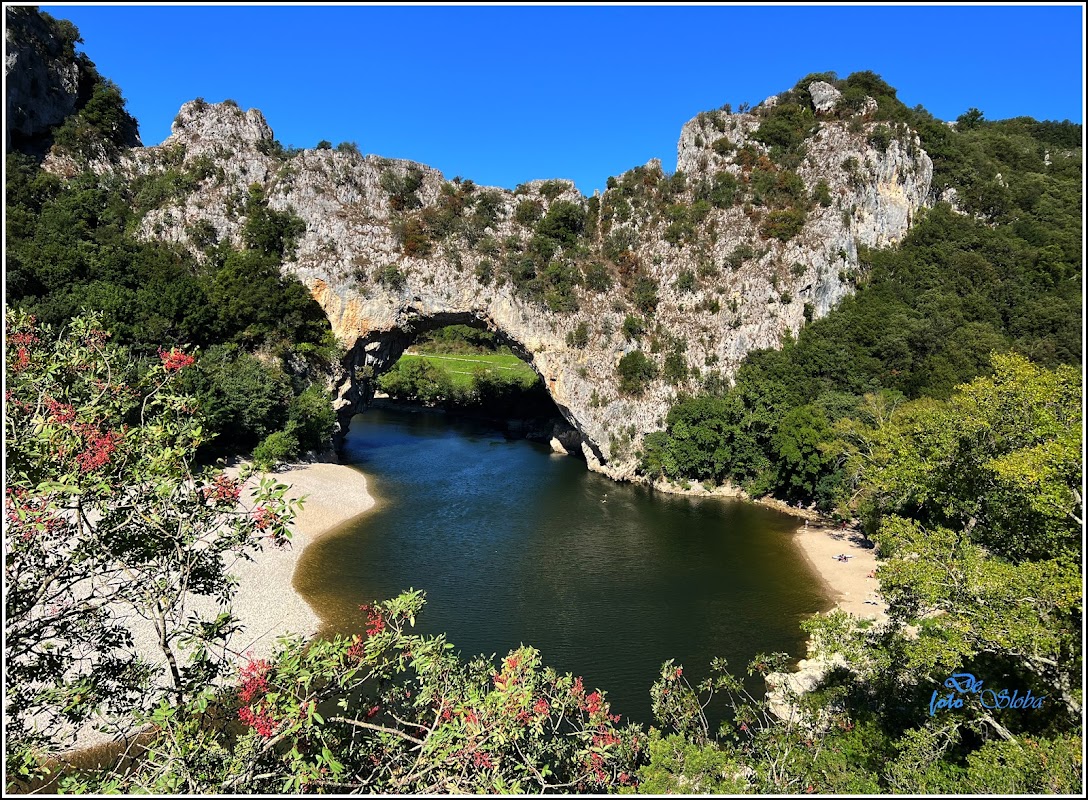 Le Pont d'Arc : promenade et baignade – Route des Gorges, 07150 Vallon-Pont-d'Arc (photo 1)
