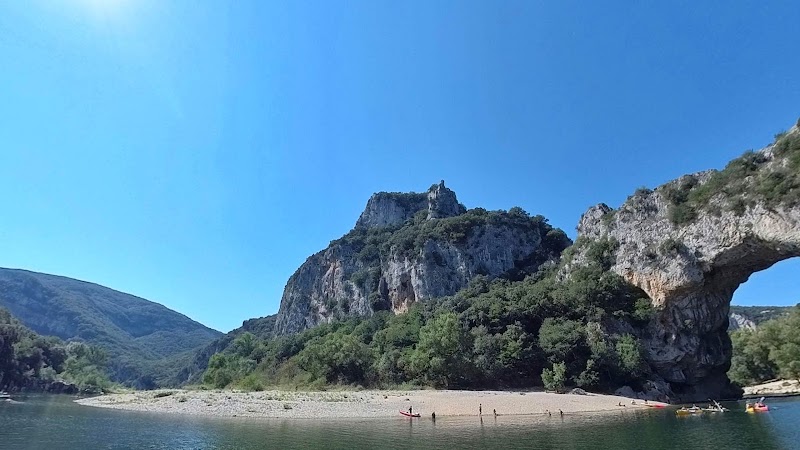 Le Pont d'Arc : promenade et baignade – Route des Gorges, 07150 Vallon-Pont-d'Arc (photo 2)