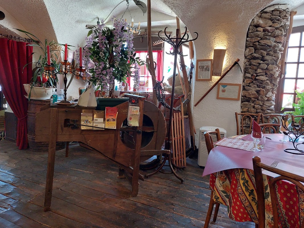 Le Rustique – 36 Rue du Pont d'Asfeld, 05100 Briancon, France (photo 1)
