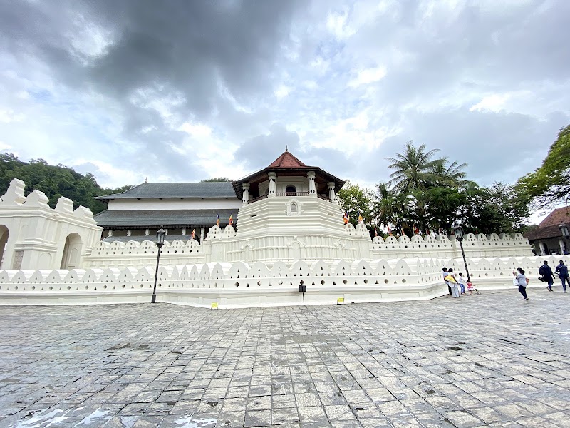 Le temple de la Dent et la puja du soir – Kandy, Sri Lanka (photo 3)