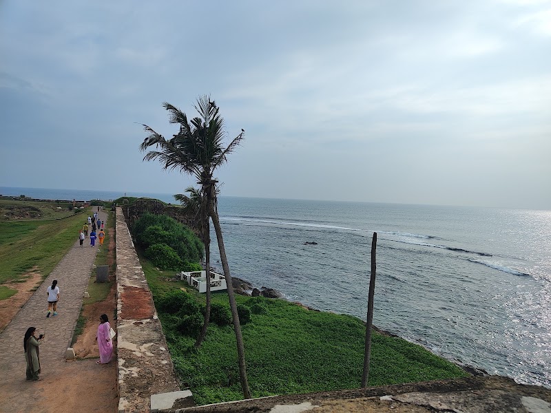 Les remparts du fort de Galle au coucher du soleil – Galle, Sri Lanka (photo 3)