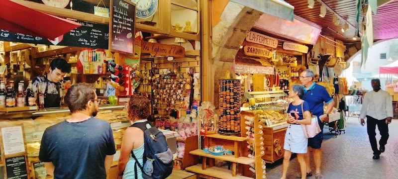 Marché d'Annecy du vendredi – Quai de l'Évêché, 74000 Annecy, France (photo 3)