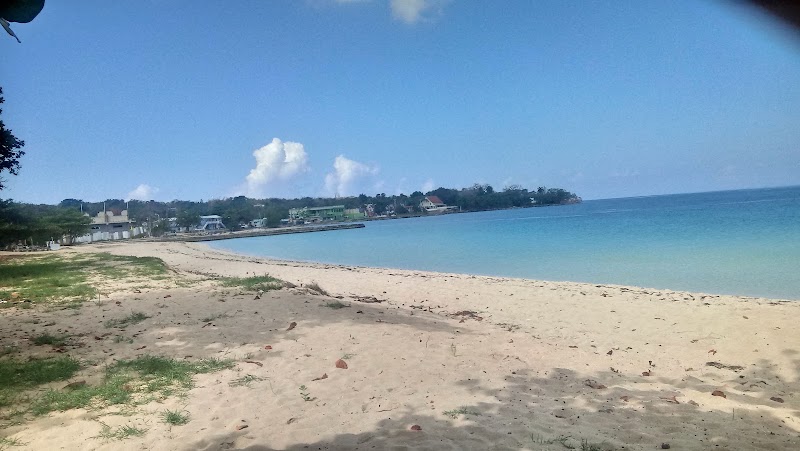 Marché d'artisanat de Negril : souvenirs et tresses – Norman Manley Boulevard, Negril, Jamaïque (photo 3)