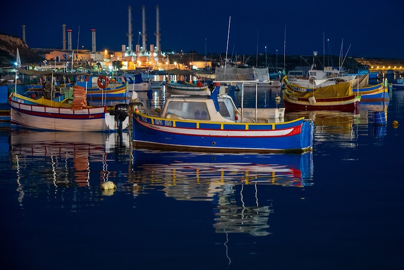 Marsaxlokk : port aux luzzu et déjeuner de poisson – Xatt is-Sajjieda, Marsaxlokk, Malte (photo 3)