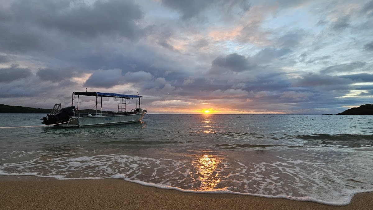 Matinée à Sunrise Beach – Sunrise Beach, Drawaqa Island, Yasawa, Fidji (photo 1)