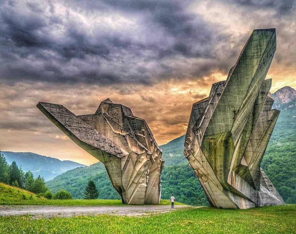 Mémorial de la bataille de la Sutjeska (Dolina heroja) – Dolina heroja, Tjentište, Bosnie-Herzégovine (photo 1)