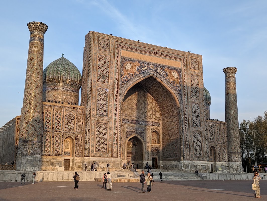Mosquée Bibi-Khanym – MX6J+73W, Bibikhonim Str., Samarqand, Samarqand viloyati, Ouzbékistan (photo 1)