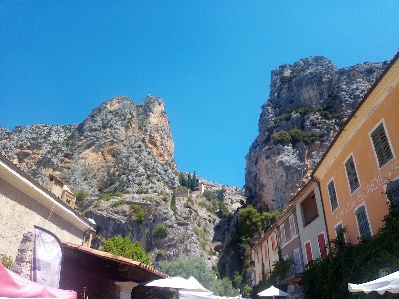 Moustiers-Sainte-Marie – Moustiers-Sainte-Marie, 04360 Moustiers-Sainte-Marie (photo 2)