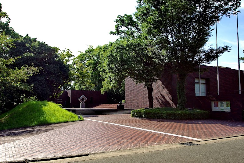 Musée d'art de la préfecture de Kumamoto – 2 Ninomaru, Chuo Ward, Kumamoto, 860-0008, Japan (photo 3)