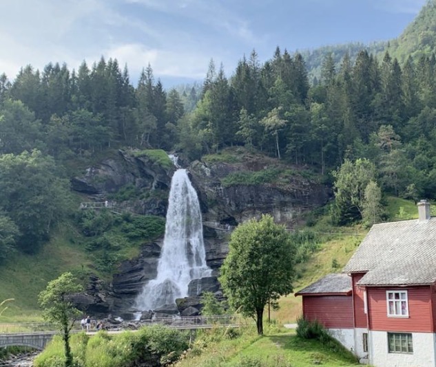 Norheimsund et Steinsdalsfossen – Norheimsund, 5600 Kvam, Norvège (photo 2)