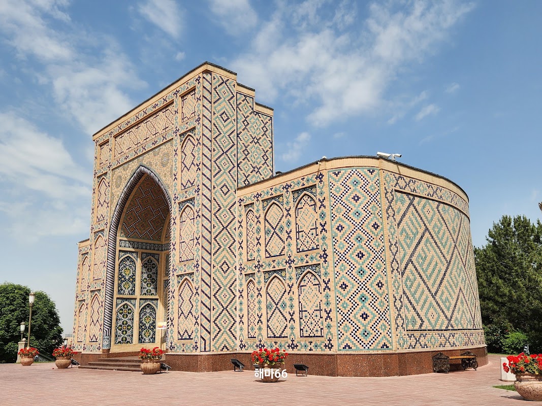 Observatoire d'Ulugh Beg – M2F4+W7C, Toshkent yo'li, Samarqand, Samarqand viloyati, Ouzbékistan (photo 1)