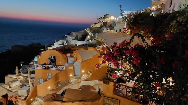 Oia : ruelles, dîner et coucher du soleil – Oia, Santorin, Grèce (photo 3)