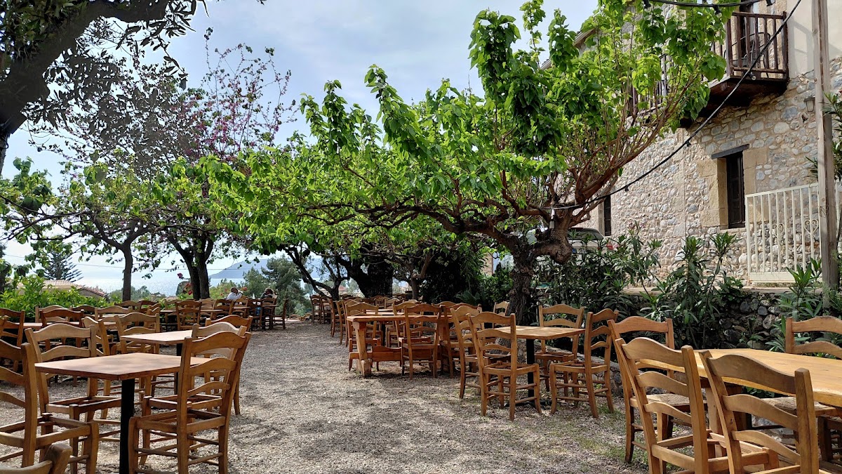 Old Kardamili Traditional Restaurant – Kardamyli 240 22, Grèce (photo 1)