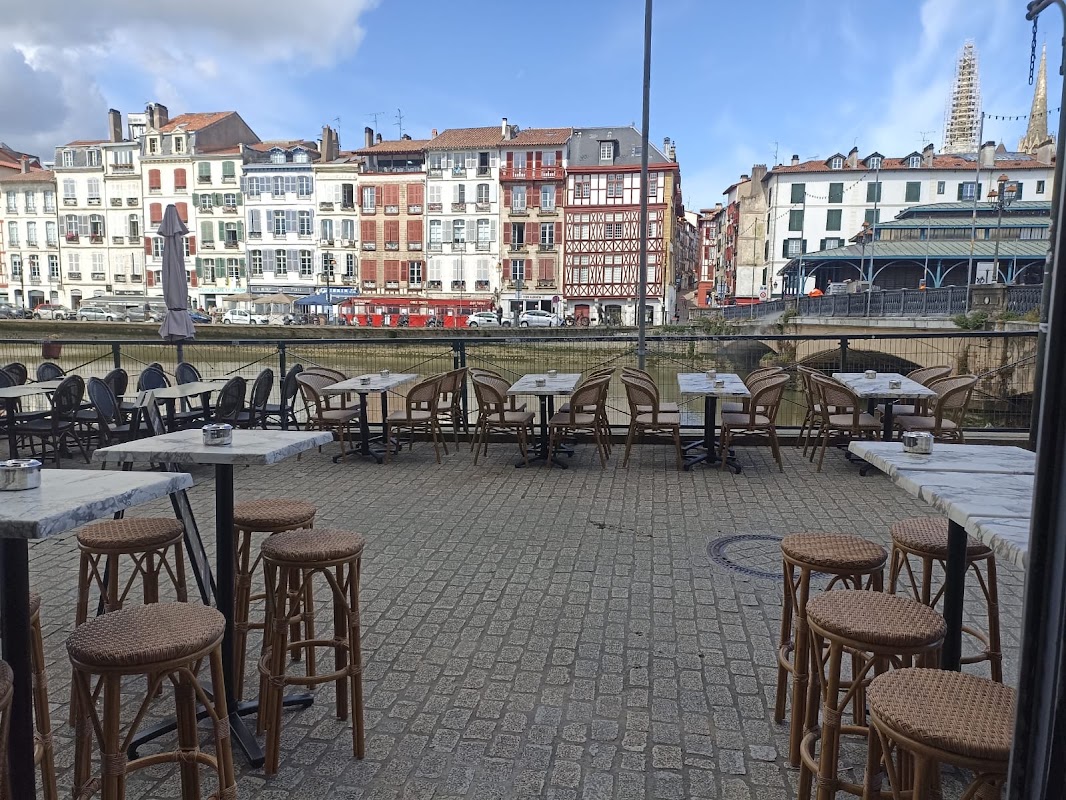 Paddy – 22 Quai Augustin Chaho, 64100 Bayonne, France (photo 1)