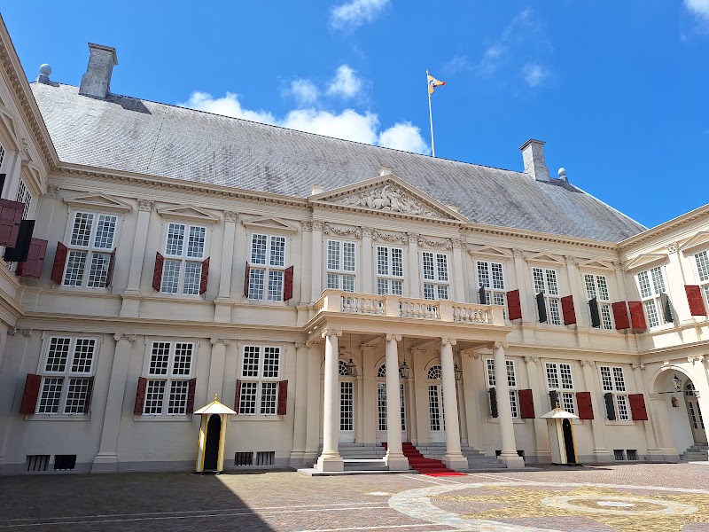 Palais Noordeinde – Noordeinde 68, 2514 GL Den Haag, Pays-Bas (photo 2)