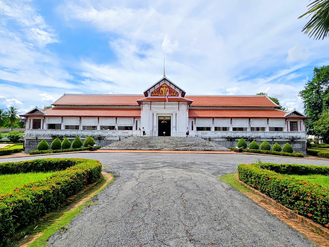 Palais royal et Musée national – 27 Ounheun Road, Luang Prabang, Laos (photo 1)