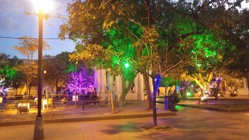Parque de los Novios – Parque de los Novios, centre historique de Santa Marta, Colombie (photo 2)