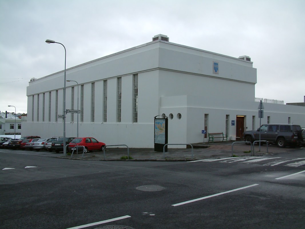Piscine historique Sundhöll Reykjavíkur – Barónsstígur 45a, 101 Reykjavik, Islande (photo 1)
