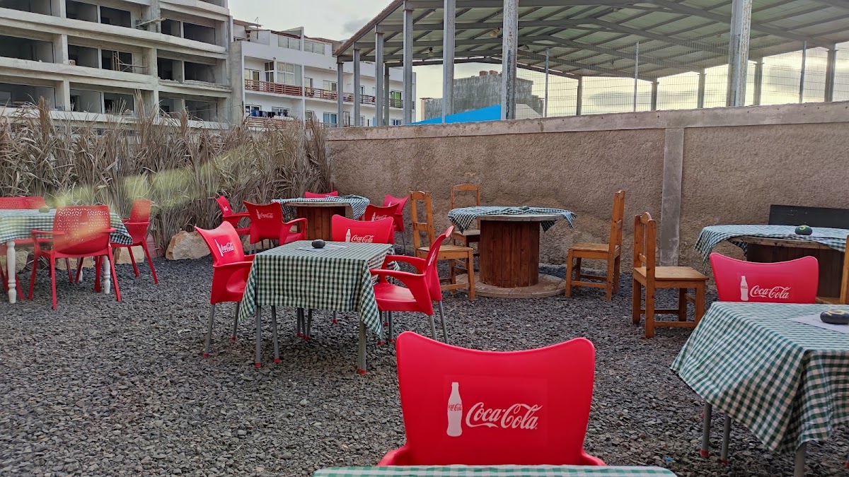 Pizzeria da Massino et Okeanos – Sal Rei, Cabo Verde (photo 1)