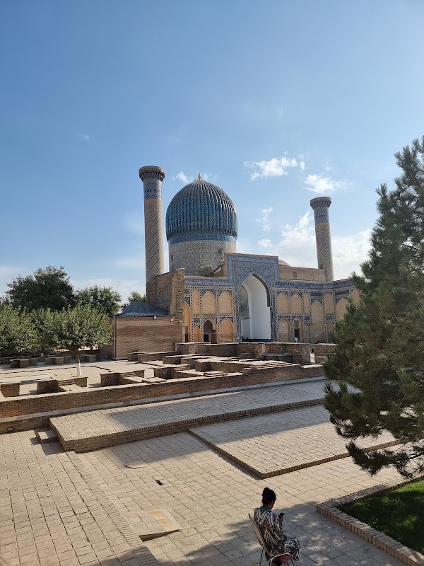 Place du Régistan – 140101, Samarcande, Ouzbékistan (photo 3)