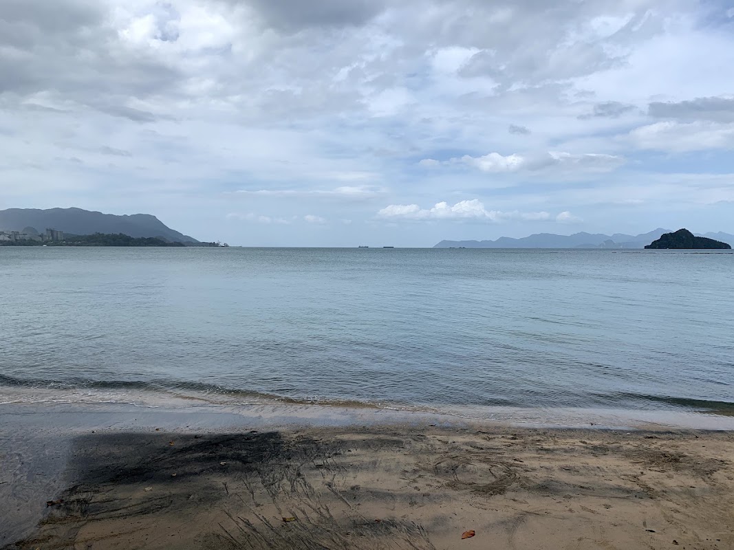 Plage de sable noir de Pasir Hitam – Pantai Pasir Hitam, 07000, Kedah, Malaysia (photo 1)