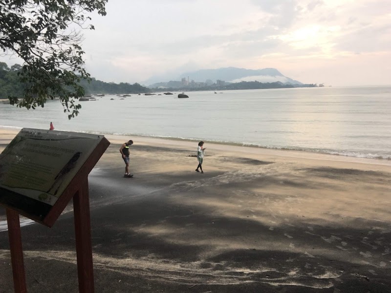 Plage de sable noir de Pasir Hitam – Pantai Pasir Hitam, 07000, Kedah, Malaysia (photo 3)
