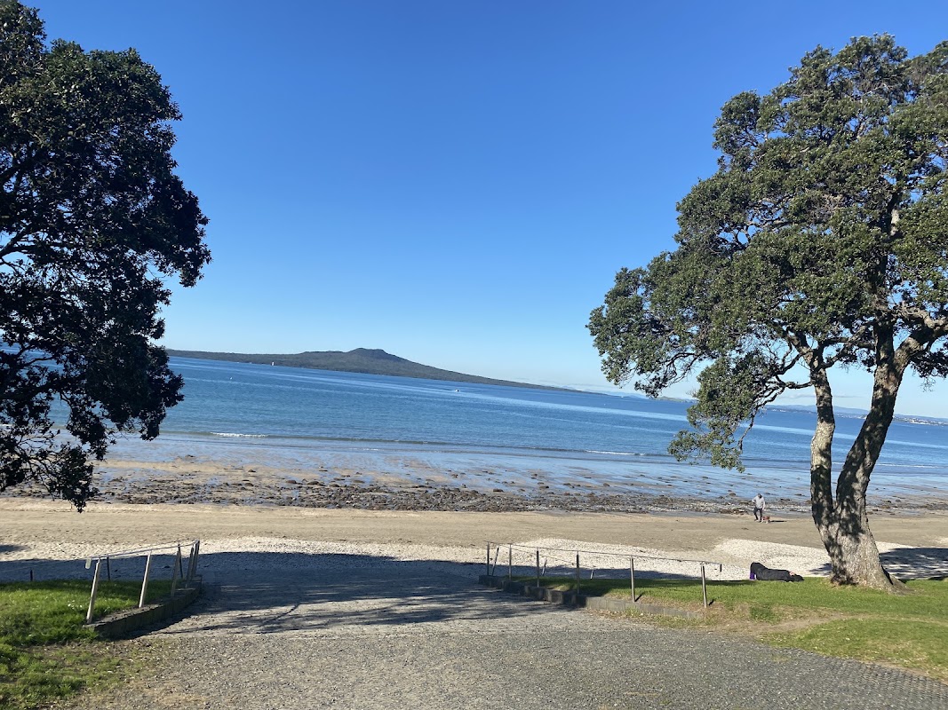 Plage de Takapuna – The Promenade, Takapuna, Auckland, Nouvelle-Zélande (photo 1)