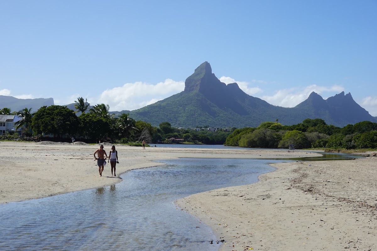 Plage publique de Tamarin – Plage publique de Tamarin, côte ouest, Rivière Noire, Maurice (coordonnées OpenStreetMap -20.32620, 57.37722) (photo 1)