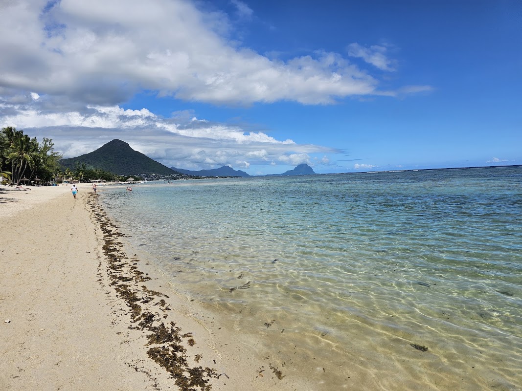 Plage publique de Wolmar – Plage publique de Wolmar, côte ouest, Rivière Noire, Maurice (coordonnées OpenStreetMap -20.30702, 57.36572) (photo 1)