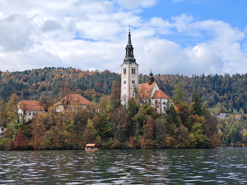 Pletna vers l'île de Bled – Blejski otok, 4260 Bled, Slovenia (photo 2)