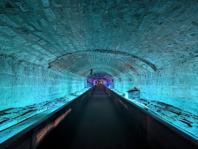 Pointe-à-Callière, musée d'archéologie – Pointe-à-Callière, 350 place Royale, Montréal, QC H2Y 3Y5, Canada (photo 2)