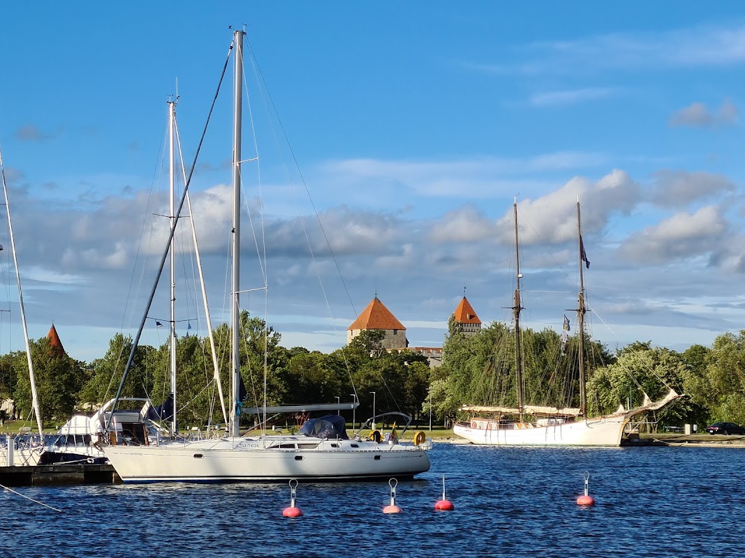 Port de plaisance et front de mer de Kuressaare – Port de plaisance, Kuressaare, Estonie (photo 1)