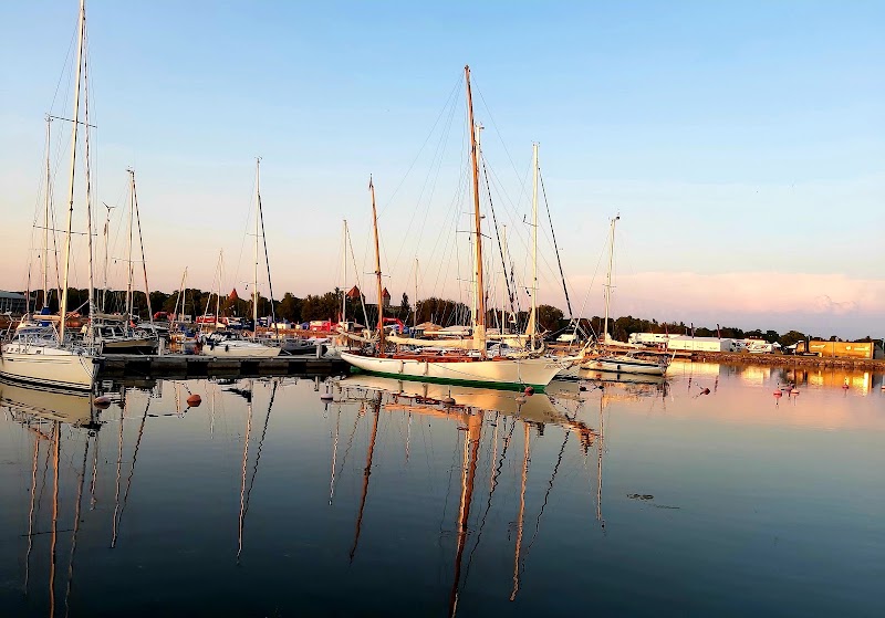 Port de plaisance et front de mer de Kuressaare – Port de plaisance, Kuressaare, Estonie (photo 2)