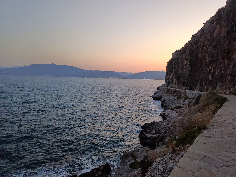 Promenade d'Arvanitia à Nauplie – Arvanitias, Nafplio 211 00, Grèce (photo 2)