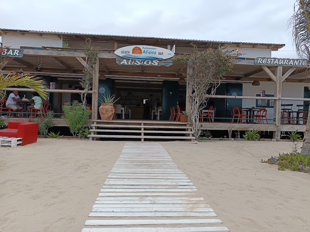 Restaurante e Beach Bar Alísios – Praia Estoril, Sal Rel, Cabo Verde (photo 1)