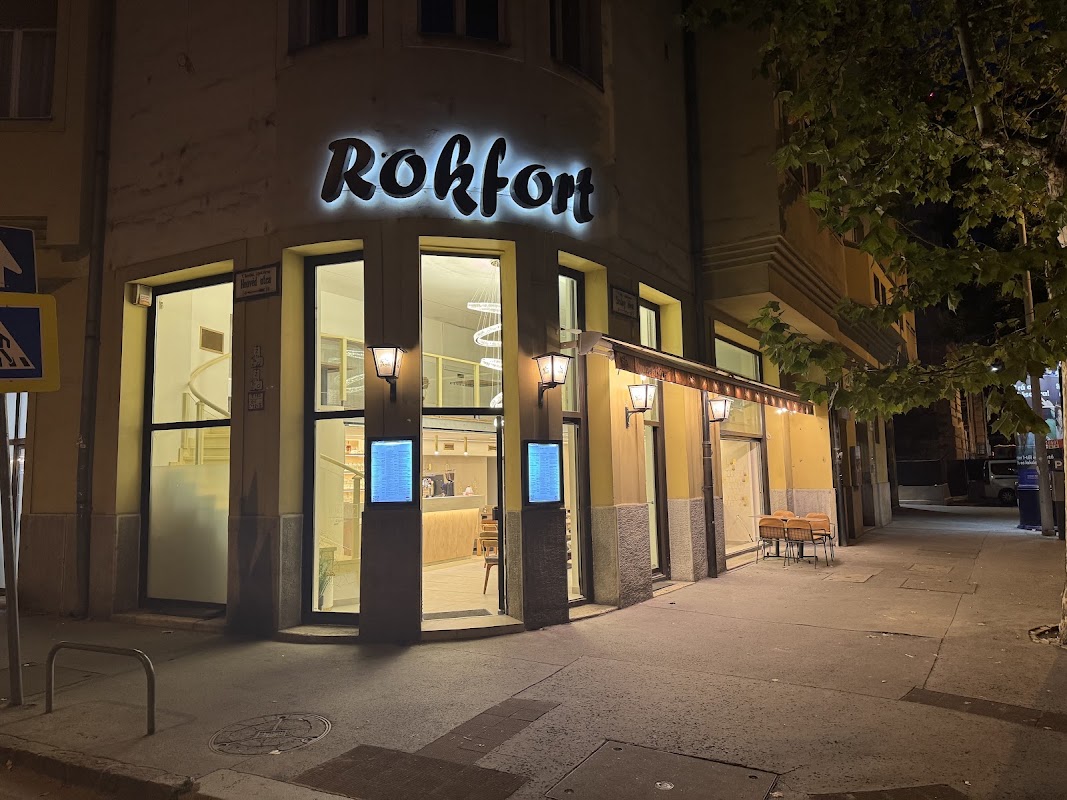 Rokfort – Honvéd utca 18, 1055 Budapest, Hongrie (photo 1)