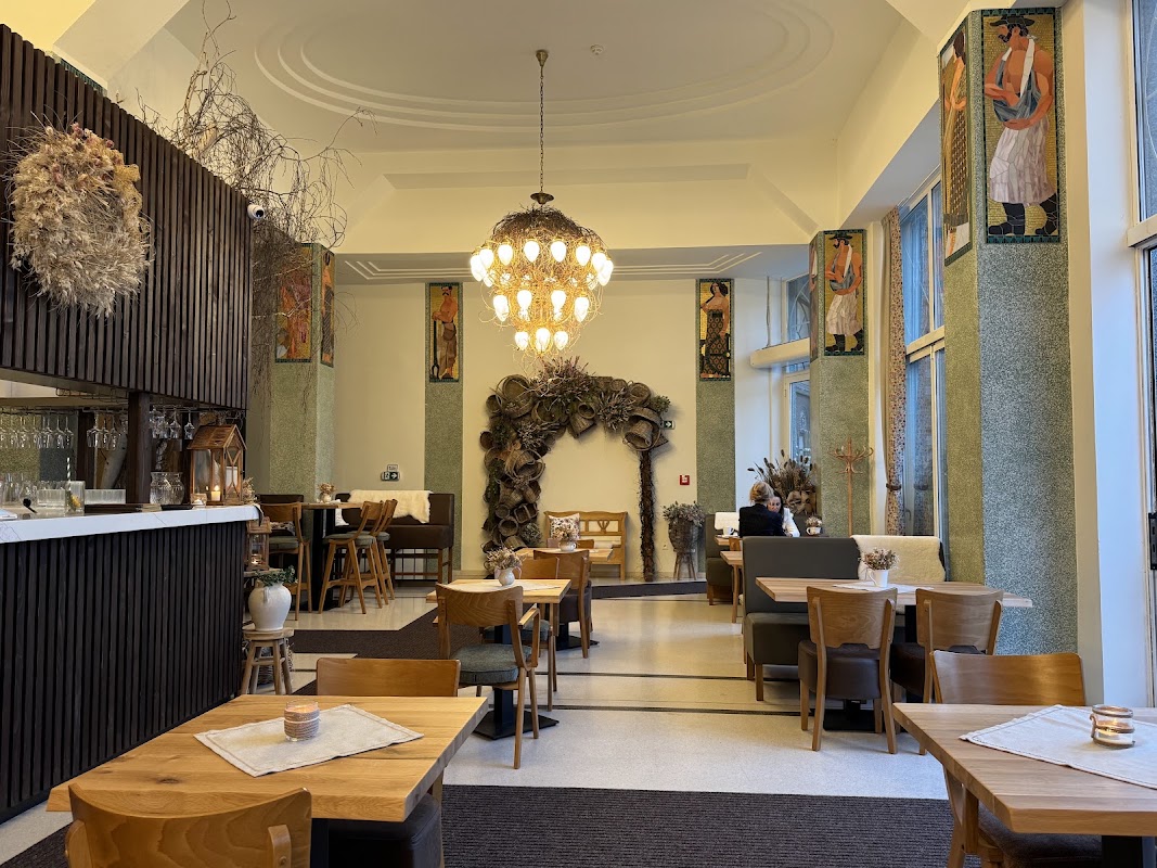 Roland – Place centrale 356/5, 811 01 Bratislava, Slovaquie (photo 1)