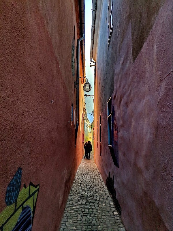Rue de la Corde – Strada Sforii, Brașov, Roumanie (photo 1)
