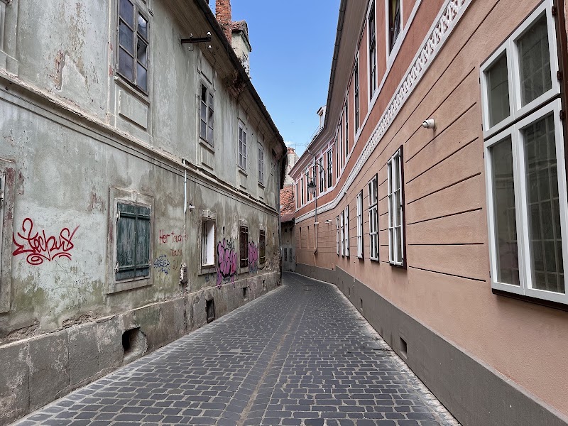 Rue de la Corde – Strada Sforii, Brașov, Roumanie (photo 2)